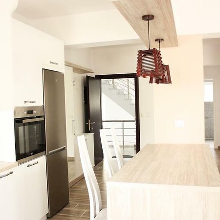 Alexandra'S Apartments Saranda Extérieur photo