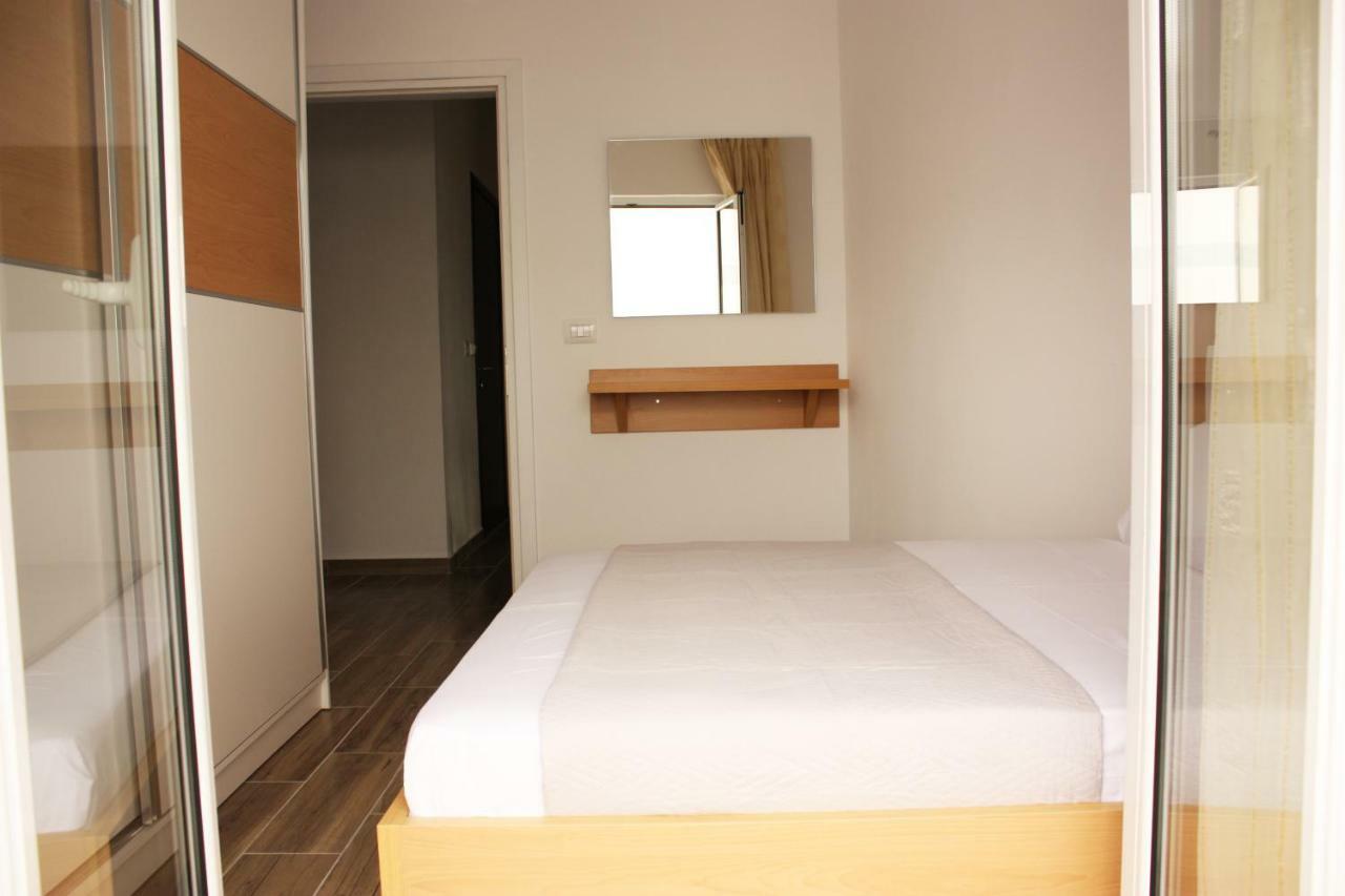 Alexandra'S Apartments Saranda Extérieur photo