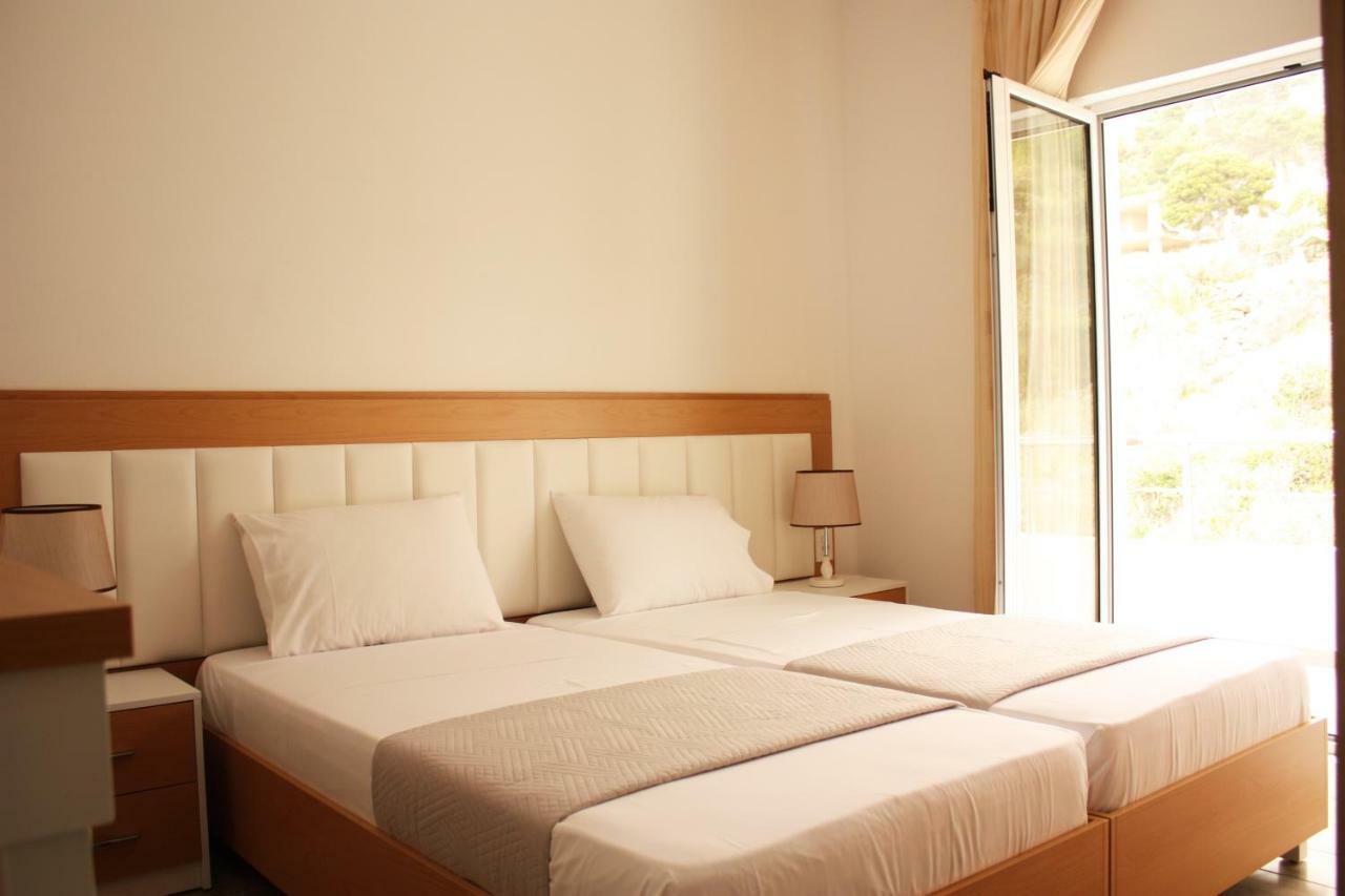 Alexandra'S Apartments Saranda Extérieur photo