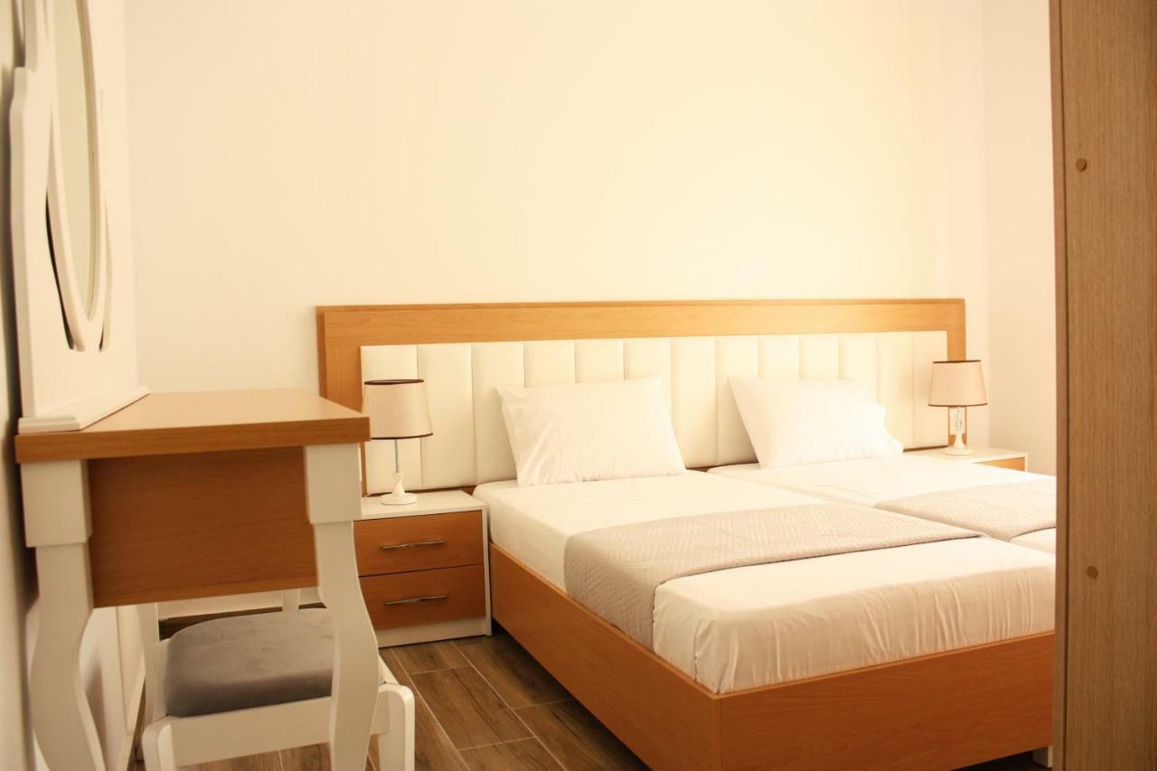 Alexandra'S Apartments Saranda Extérieur photo