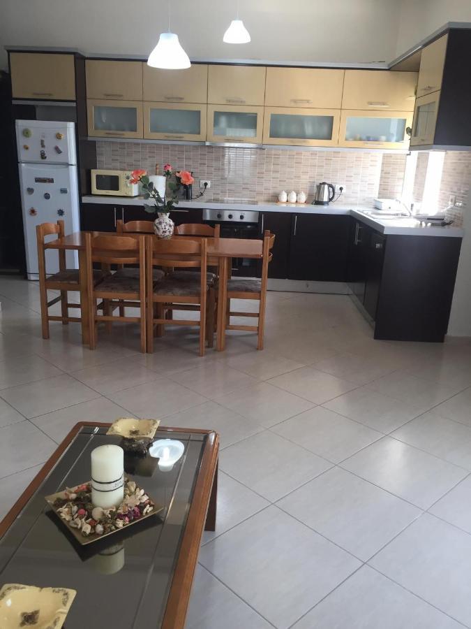 Alexandra'S Apartments Saranda Extérieur photo