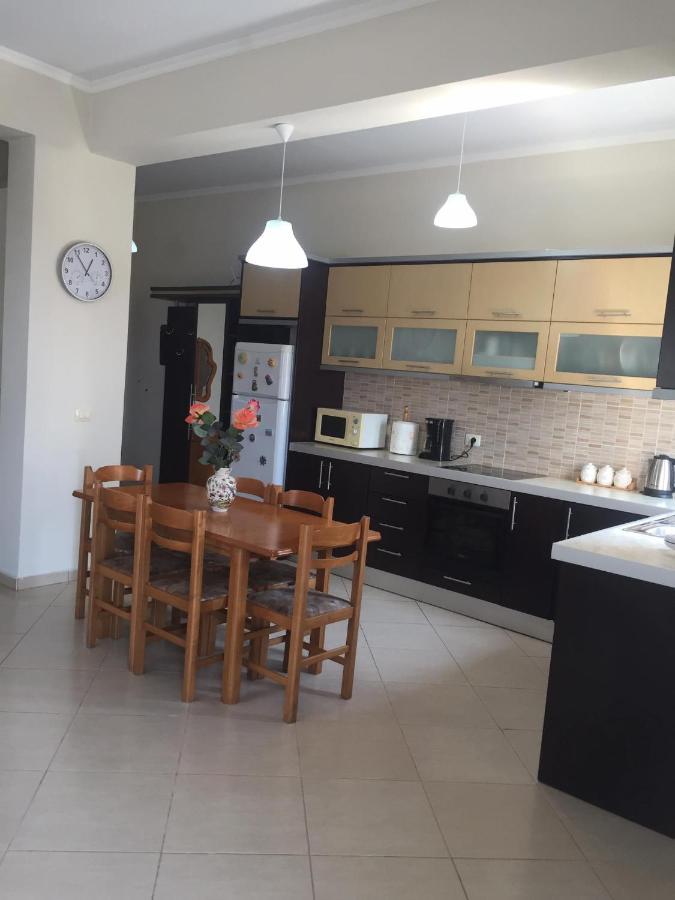 Alexandra'S Apartments Saranda Extérieur photo